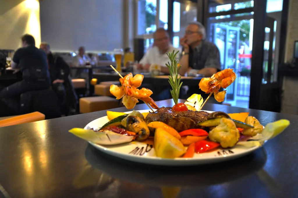 Gedeckter Tisch im Gleis Drei Duisburg